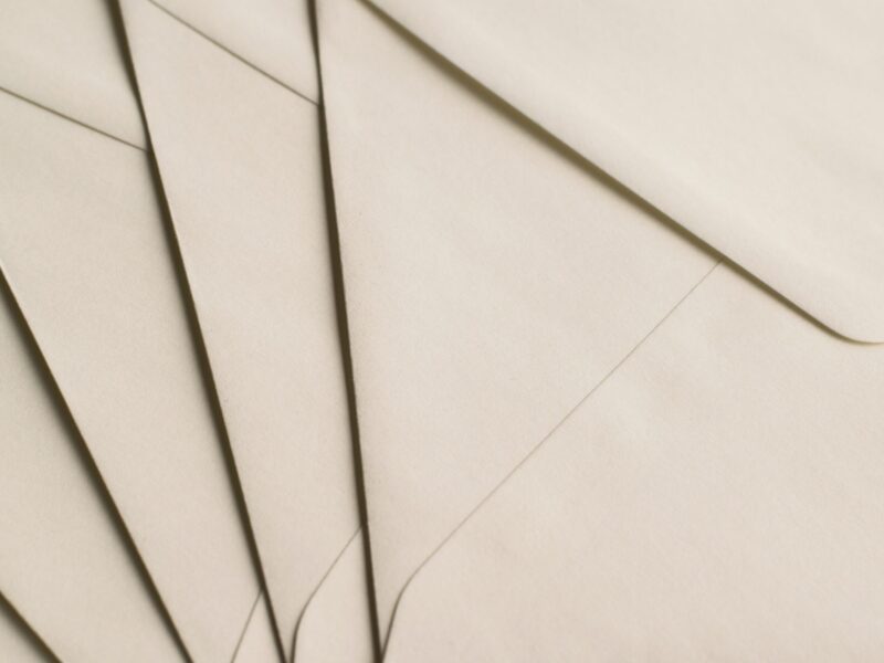 tara lui dau o spaga dar stau in fata